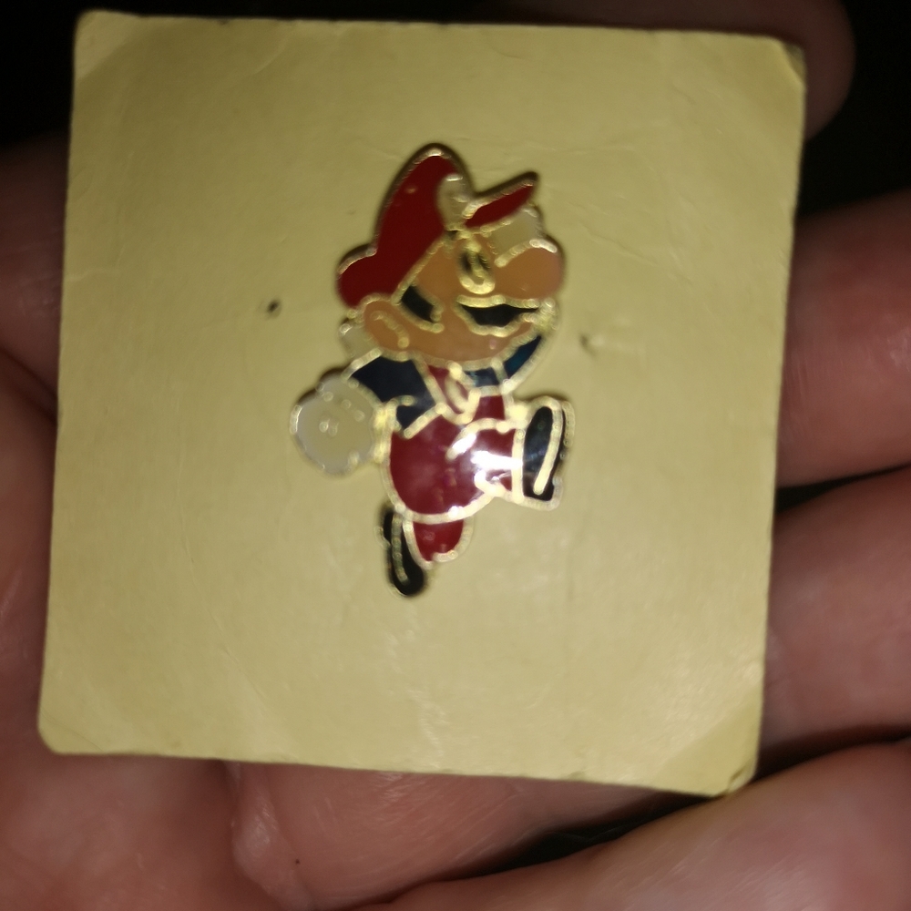 Vintage Nintendo Super Mario Bros - Mario pin